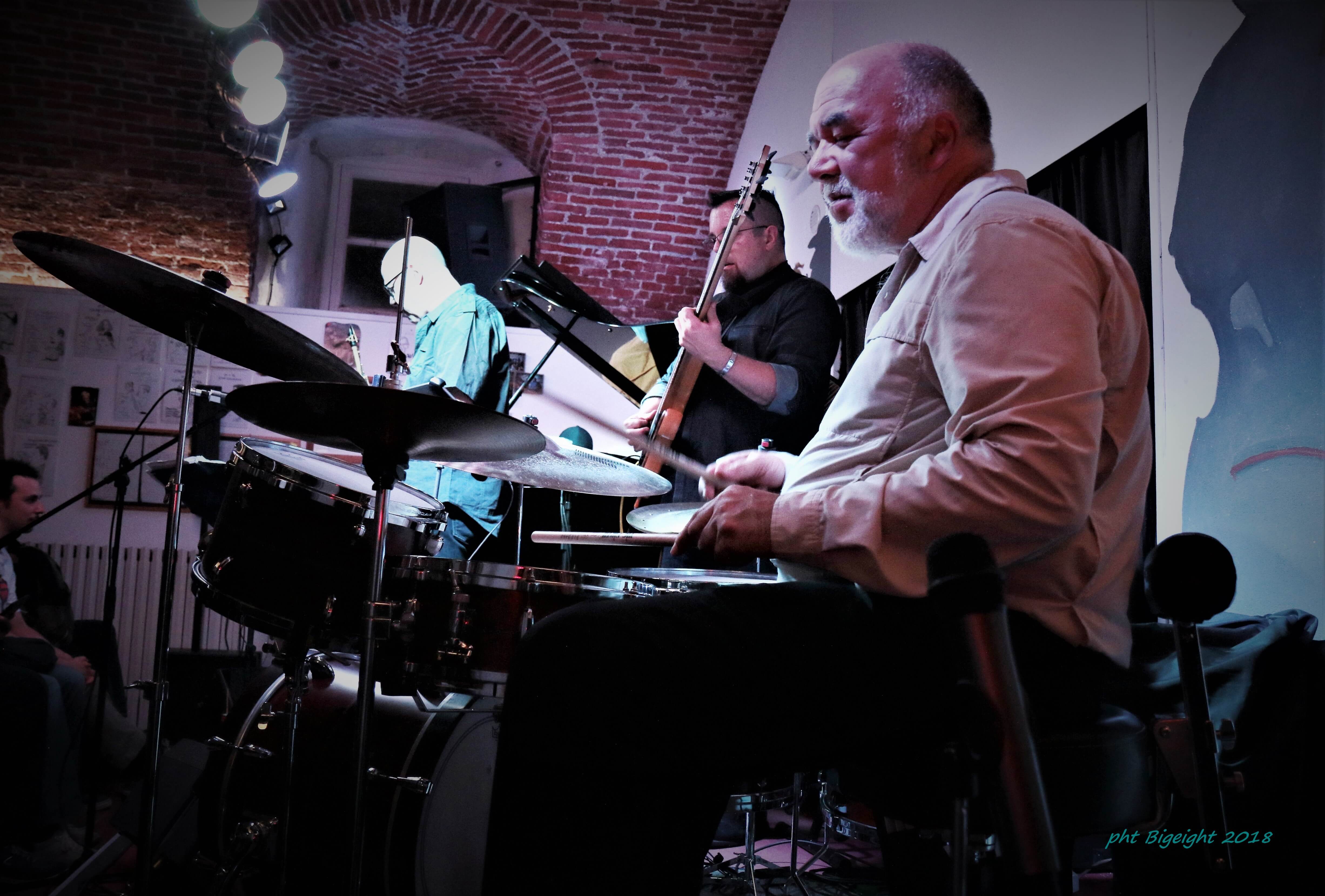 Immagine contenuta dentro la raccolta: Peter Erskine Dr.UM Band 